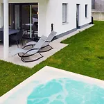 Heaven 7 - Private Whirlpool & Garden *